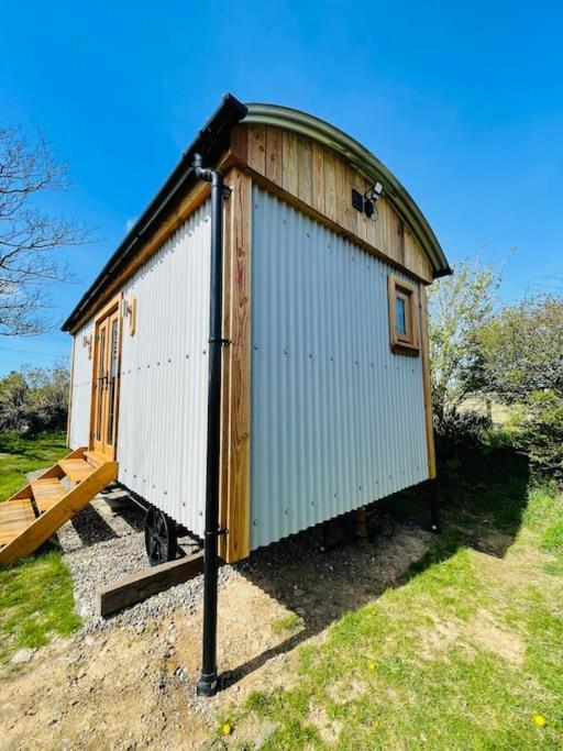 The Hut@Trefechan Wen - Coastal Coziness! Goodwick Exteriör bild