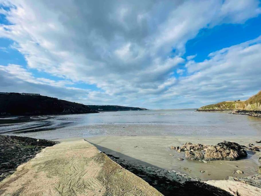 The Hut@Trefechan Wen - Coastal Coziness! Goodwick Exteriör bild
