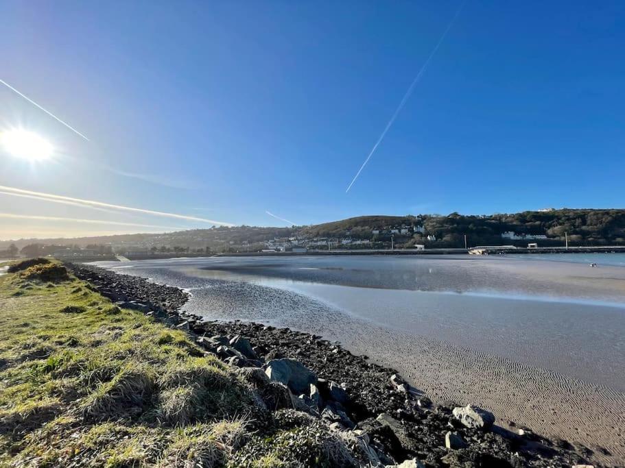 The Hut@Trefechan Wen - Coastal Coziness! Goodwick Exteriör bild
