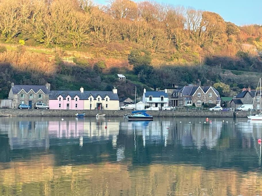 The Hut@Trefechan Wen - Coastal Coziness! Goodwick Exteriör bild